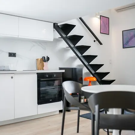 Lägenhet Stunning Duplex With Terrace - Port Of / Ac