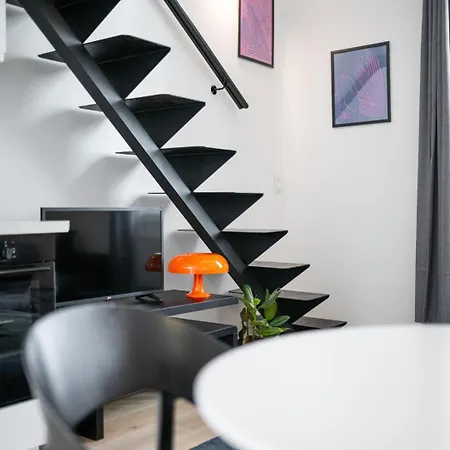 Stunning Duplex With Terrace - Port Of / Ac Lägenhet